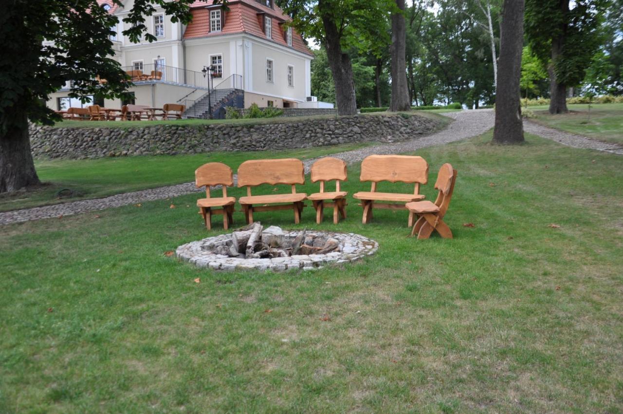 Rezydencja Marii Rybieniec Hotel Kiszkowo ภายนอก รูปภาพ